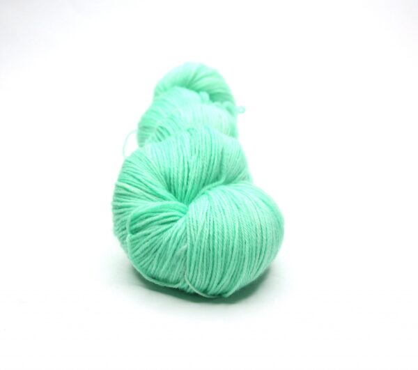 447-1 emerald green, light