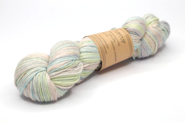 TUPTUP - hand dyed yarn - merino "repeat gradient" - H11 Spring Sky - Image 2