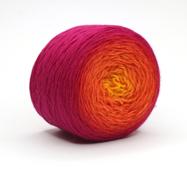 LOLI - hand dyed gradient yarn - 100g ball - merino wool - 118 Eta