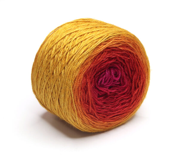 PATO - hand dyed gradient yarn - silk and baby camel - 118 Eta