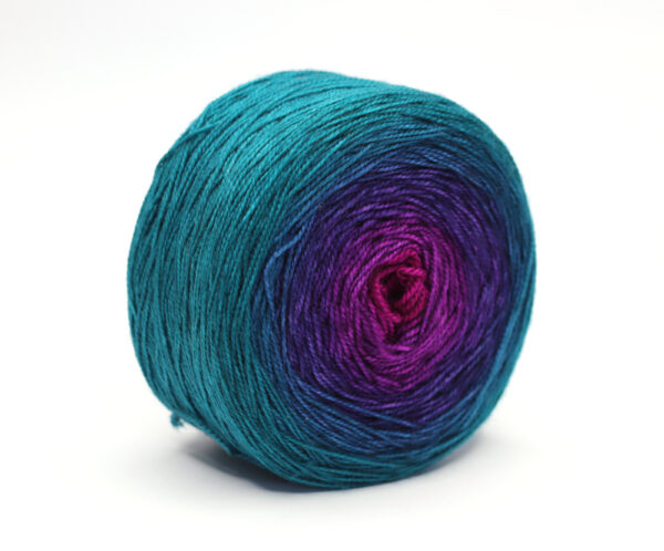 SNEK - hand dyed gradient yarn - 200g ball - merino wool - 28 Csilla