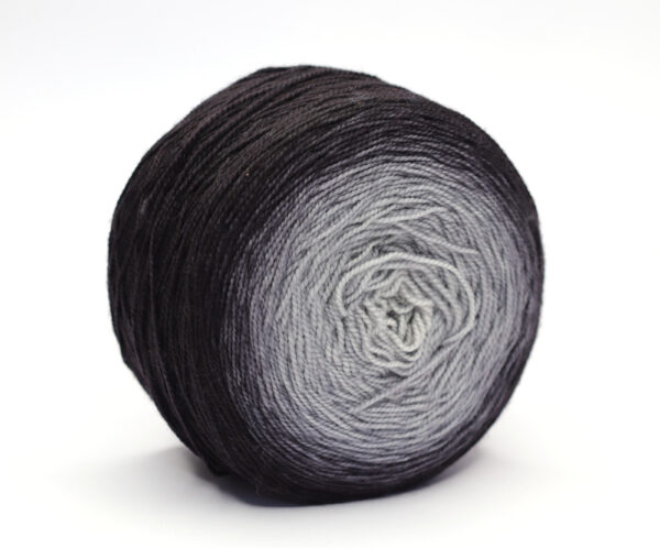 SNEK - hand dyed gradient yarn- 200g ball - merino wool - 30 Szilárd