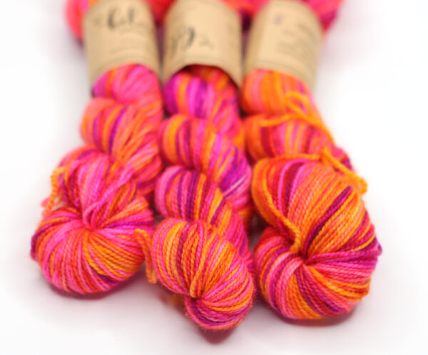 SNEK - hand dyed repeat gradient yarn - 50g - merino wool - H01 Summer Sunrise - Image 2