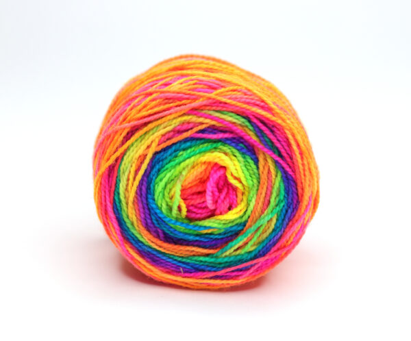 SNEK - hand dyed repeat gradient yarn - 50g - merino wool - H02 Electric Dream - Image 2