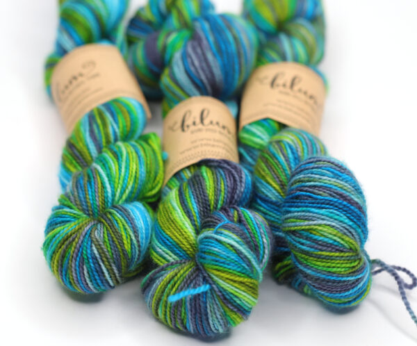 SNEK - hand dyed repeat gradient yarn - 50g - merino wool - H05 Ocean Breeze - Image 2