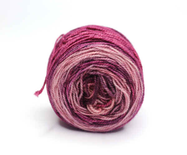 SNEK - hand dyed repeat gradient yarn - 50g - merino wool - H08 Plum Jam - Image 2
