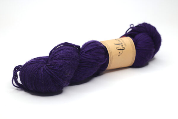 SNEK - hand dyed semisolid yarn - 100g - merino wool - 405-3 dark purple