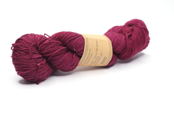 SNEK - hand dyed semisolid yarn - 100g - merino wool - 421-2 plum