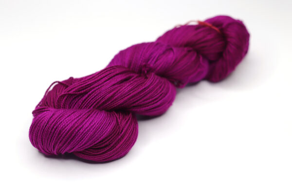 SNEK - hand dyed semisolid yarn - 100g - merino wool - 470-3 berry pink