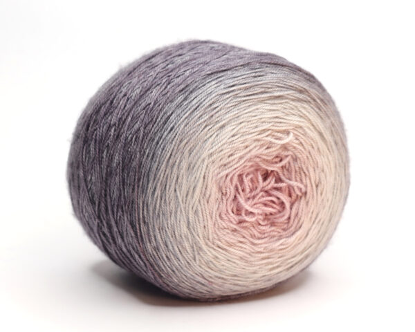 BATAPLAI - hand dyed gradient yarn 200g - merino/silk/cashmere - 328 Enikő