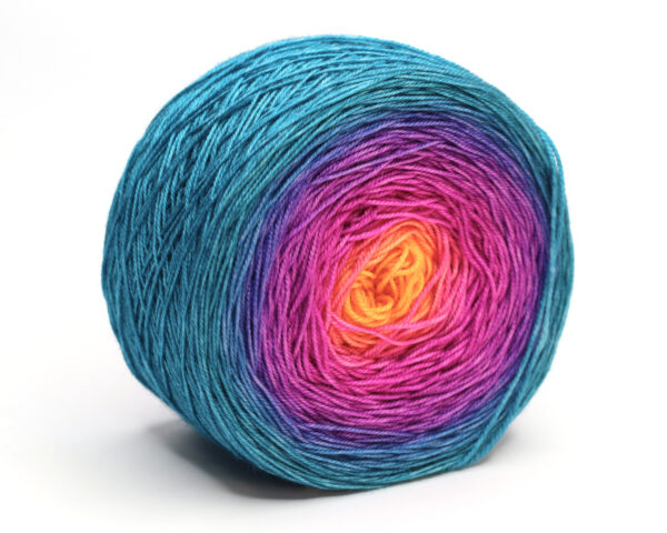 BATAPLAI - hand dyed gradient yarn 200g - merino/silk/cashmere - 337 Bianka