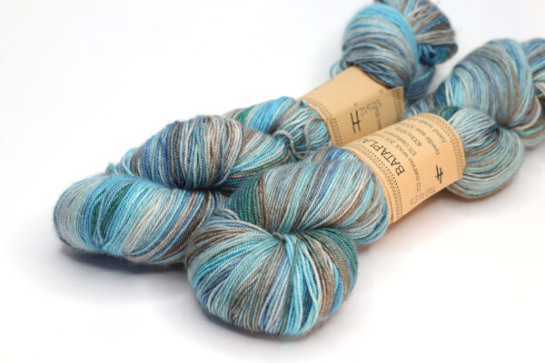 BATAPLAI - hand dyed multiple gradient yarn - merino/silk/cashmere - OOAK 241007 - Image 2