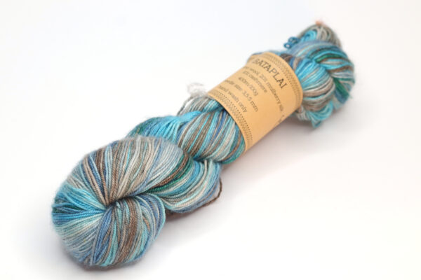 BATAPLAI - hand dyed multiple gradient yarn - merino/silk/cashmere - OOAK 241007