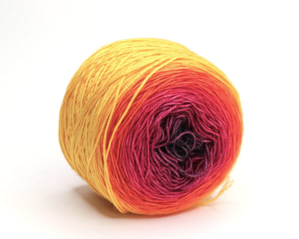 BATAPLAI - hand dyed gradient yarn 100g - merino/silk/cashmere - 245 Magdi