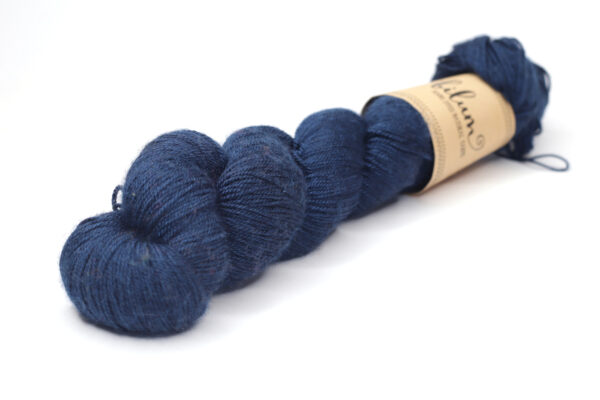 BATAPLAI - hand dyed semisolid yarn - merino/silk/cashmere - 501-2 dark blue