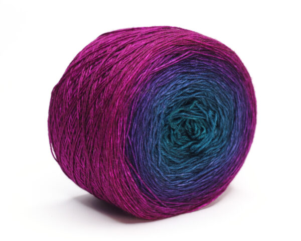 LOLI - hand dyed gradient yarn - 200g ball - merino wool - 28 Csilla