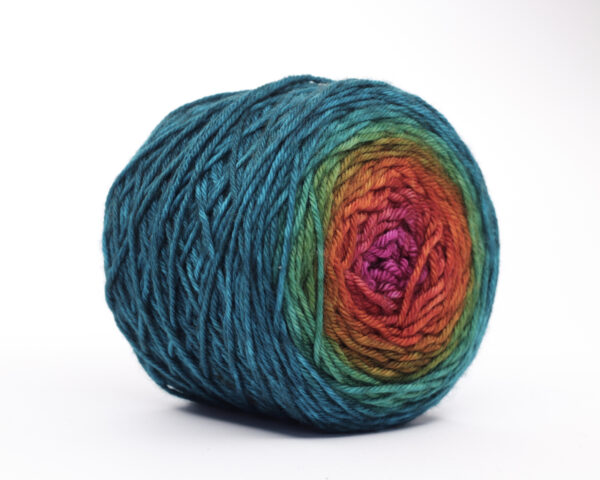 TUPTUP - hand dyed gradient yarn 115g - merino wool - 326 PATRÍCIA - Image 4