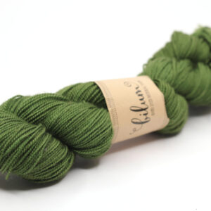SNEK - hand dyed semisolid yarn - 100g - merino wool - 461-2 avocado green